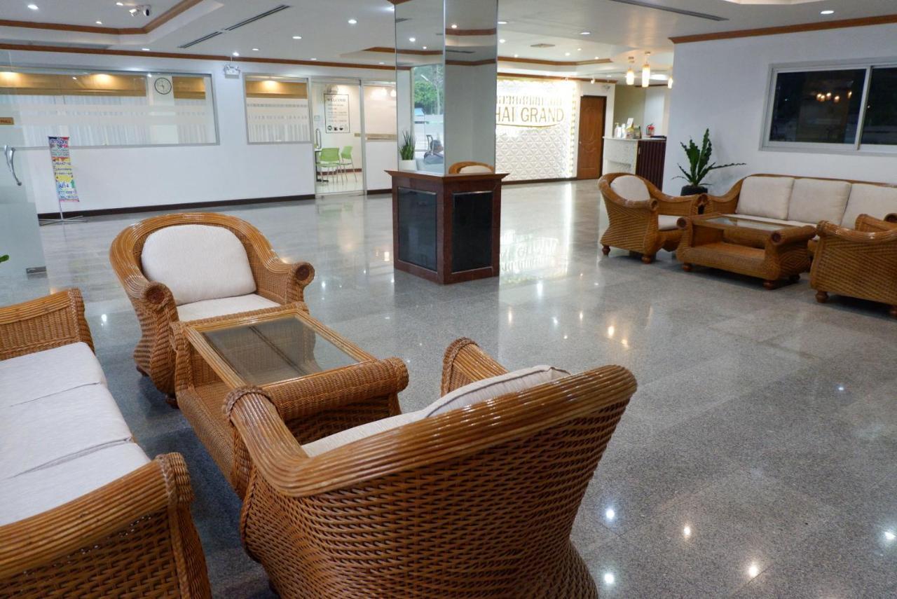 Auychai Grand Hotel Lang Suan Eksteriør bilde